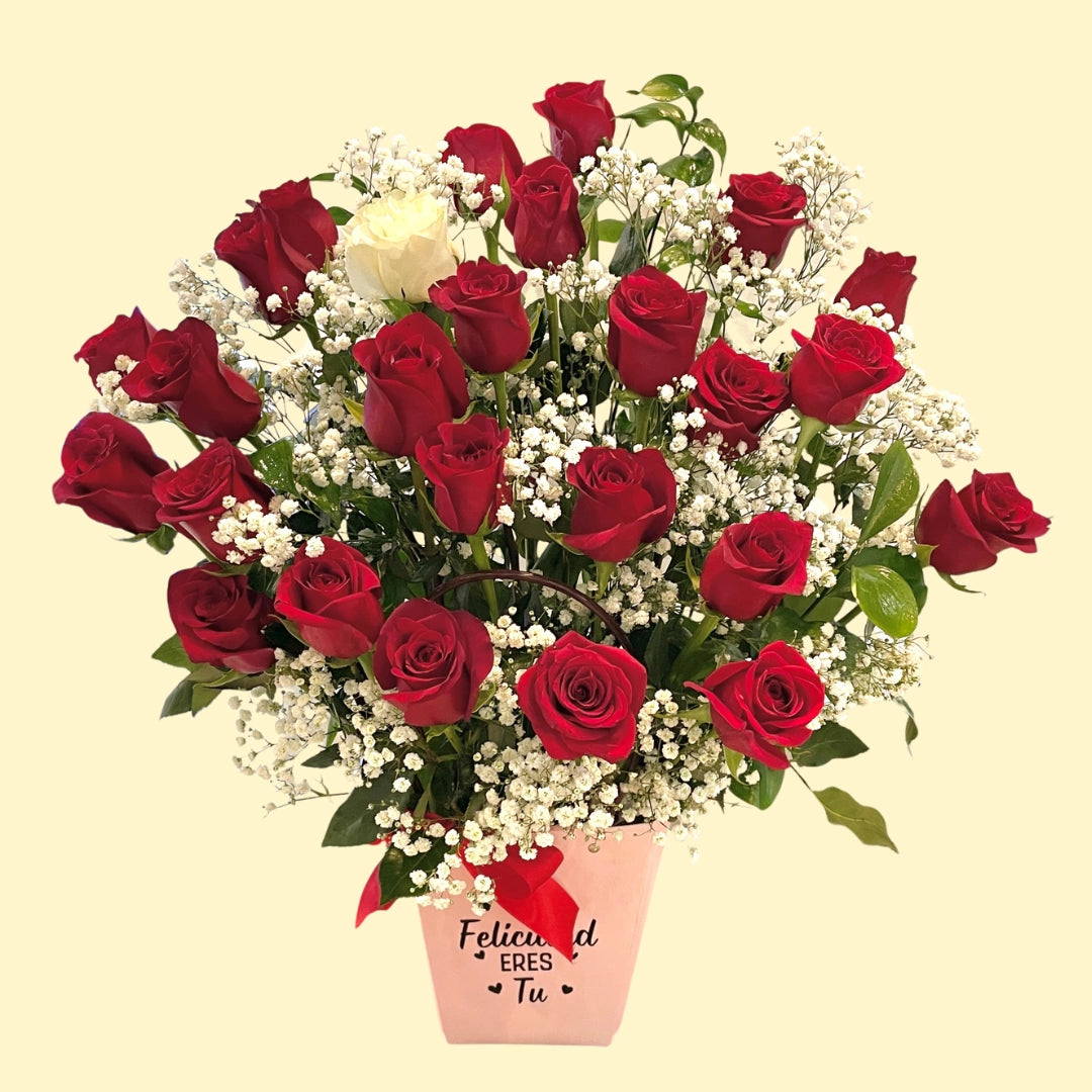 Cesta Premium con 29 Rosas Rojas y 1 Rosa Blanca – Arreglo “Felicidad Eres Tú”