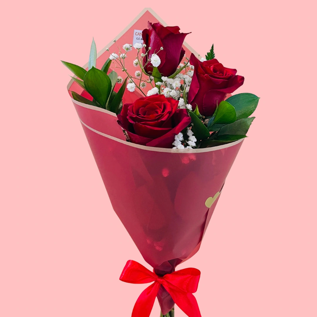 Ramo de 3 Rosas Rojas Premium  – Regalo Elegante y Listo para Entregar