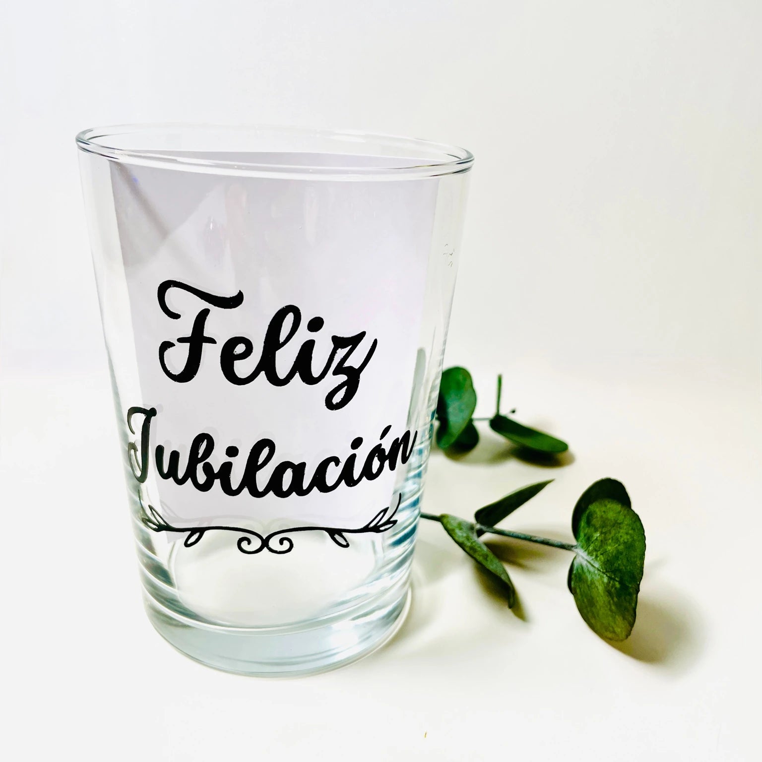 Vaso de sidra de feliz jubilación