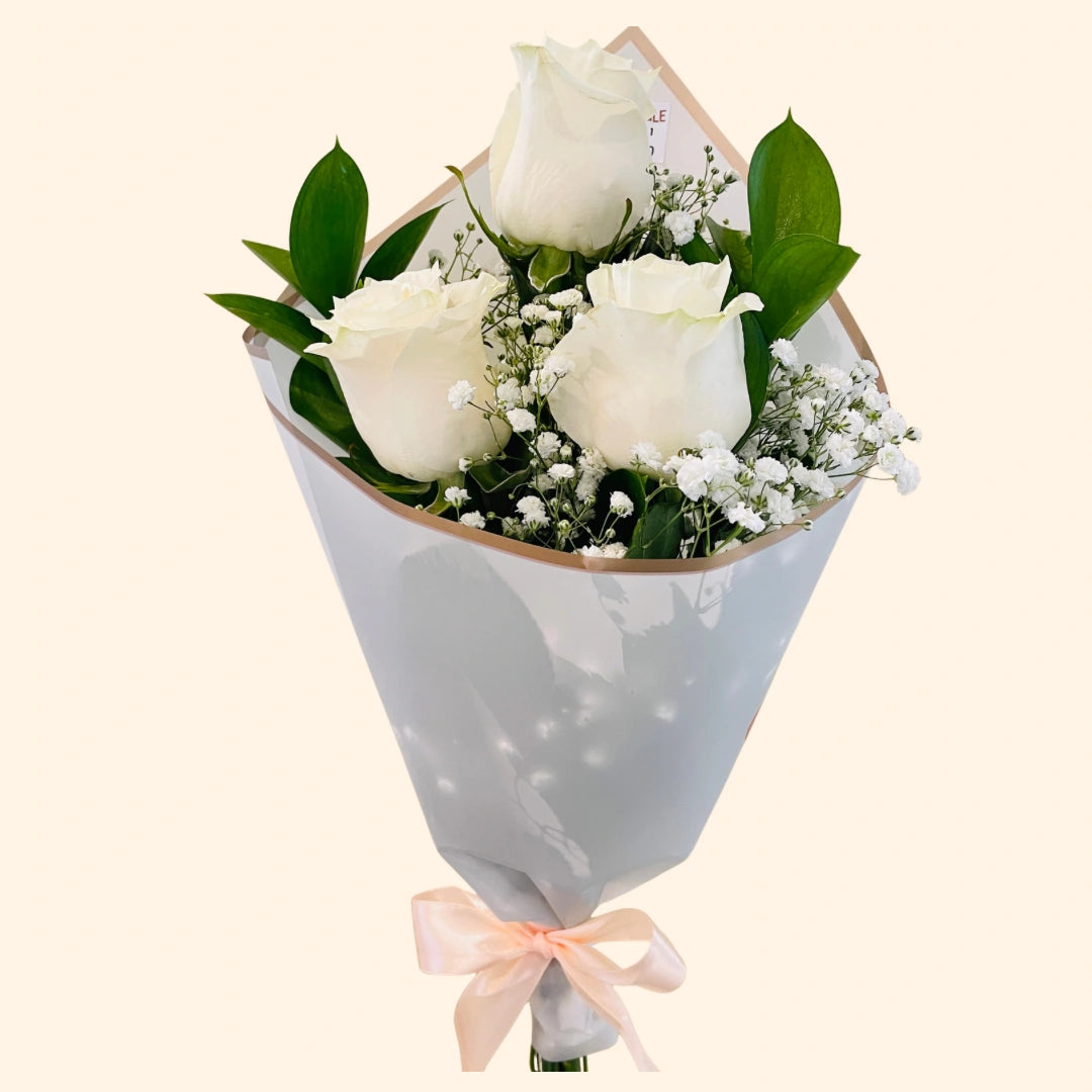 Ramo de 3 Rosas Blancas Premium – Elegancia y Pureza para Regalar