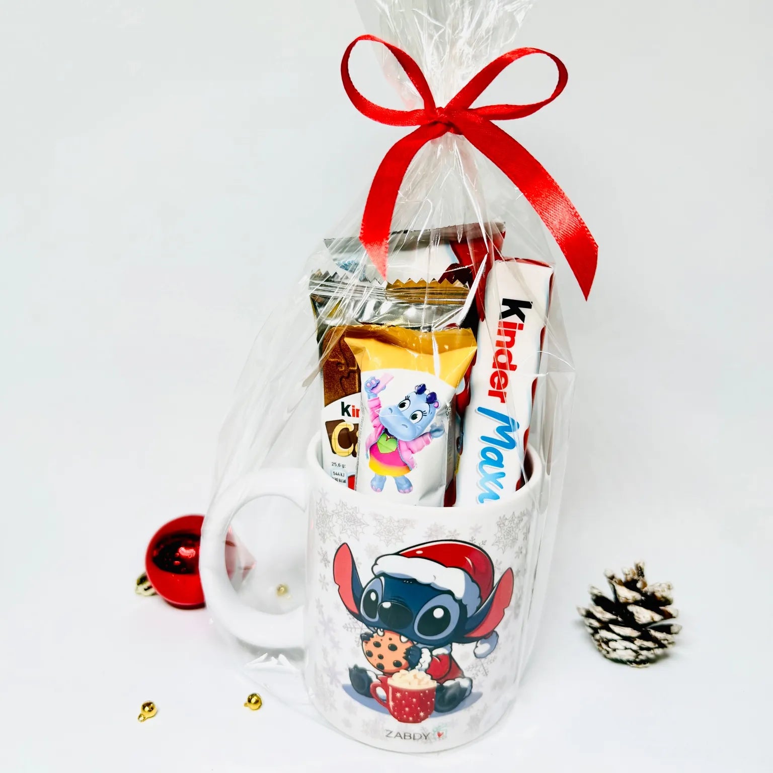 Taza Stitch Navidad con Chocolates – Detalle Dulce y Divertido