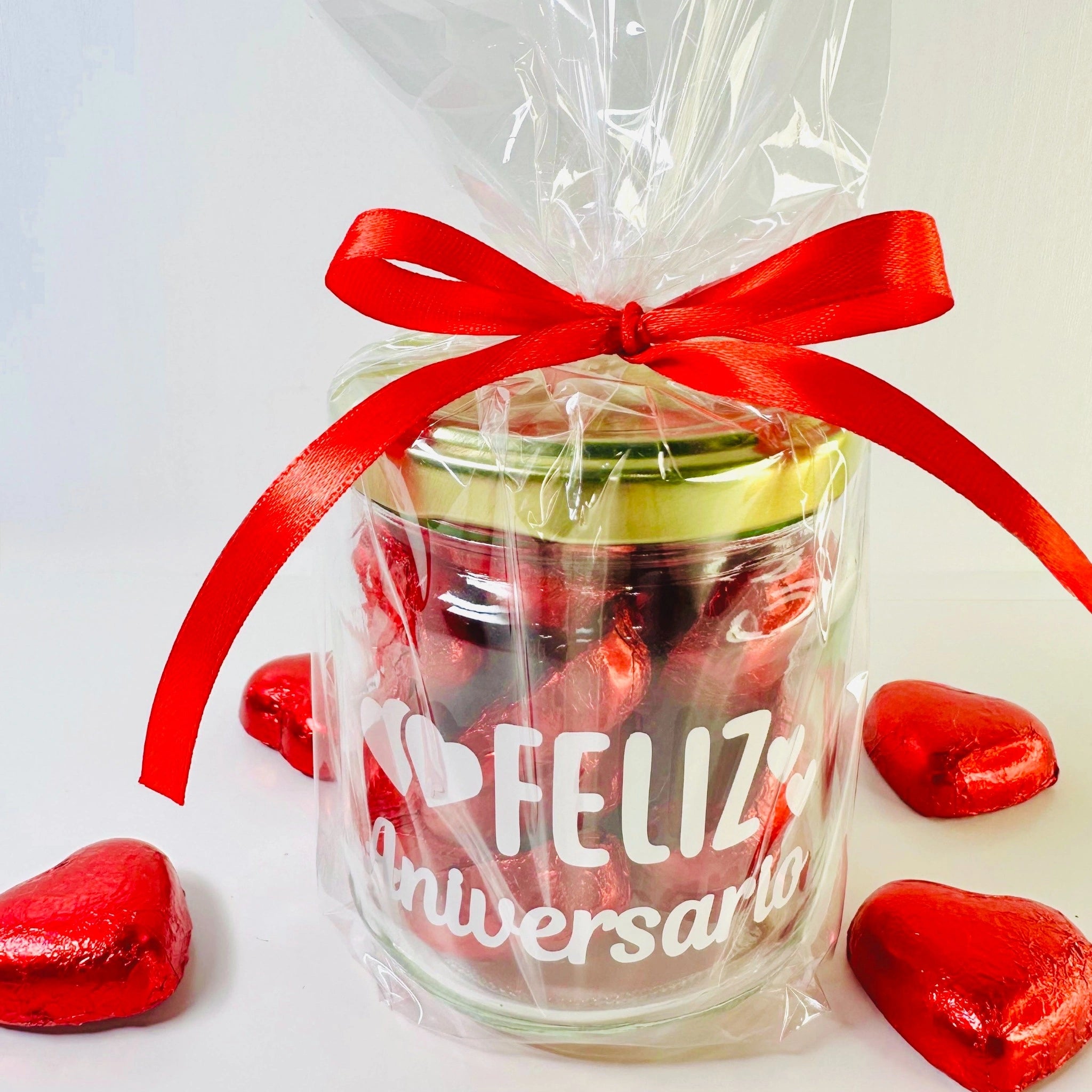 Bote De Corazones De Chocolate Feliz Aniversario